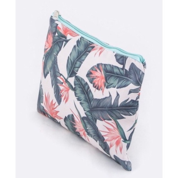 Final Sale! 🌴Tropical Leaf Pattern Makeup Bag - Picture 2 of 2